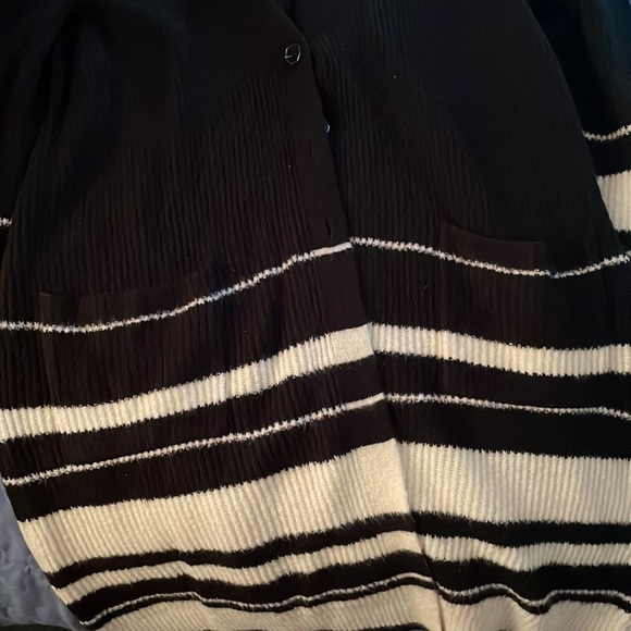 Cardigan - Picture 6 of 6